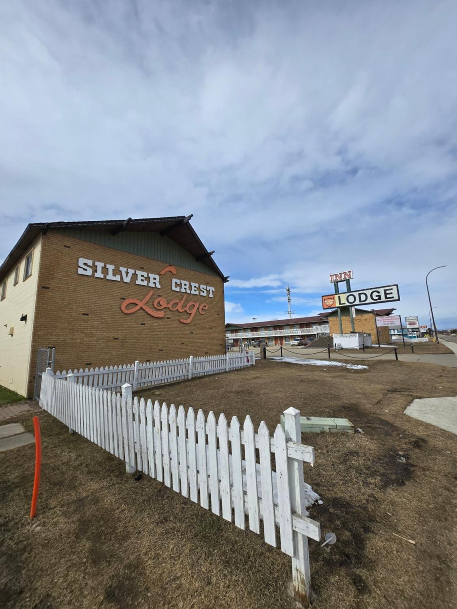 Silver Crest Lodge Grande Prairie Exterior photo